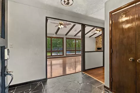 Entry Way - 2993 Hobbitshire Dr, Centerville, TN 37033 photo 3 of 3