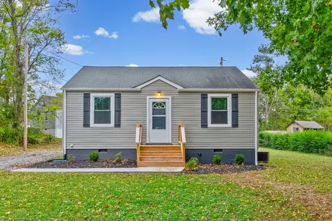 303 Park Ln, Clarksville, TN 37042