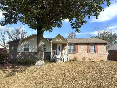 3745 Priest Lake Dr, Nashville, TN 37217