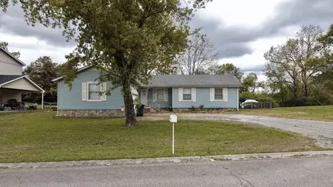 816 Oak Leaf Dr, Old Hickory, TN 37138