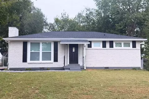 819 Country Club Dr, Clarksville, TN 37043