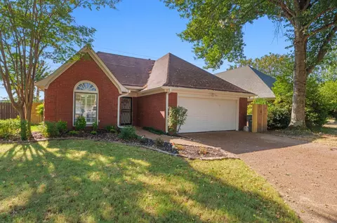 252 S Walnut Bend Dr, Cordova, TN 38018