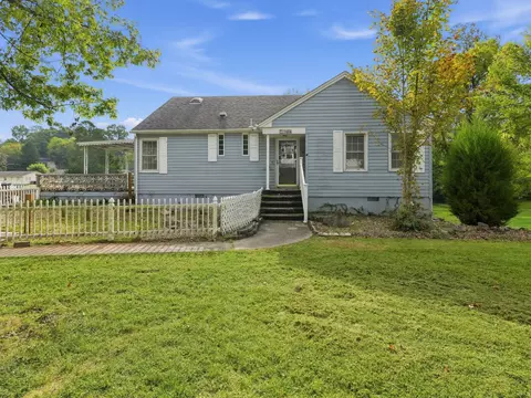 1404 Charles Dr, Knoxville, TN 37918