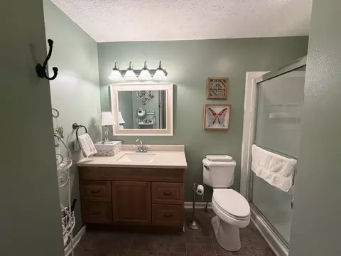 Bath - 2115 Mockingbird Ln #A, Springfield, TN 37172 photo 1 of 2