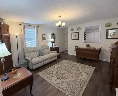 Living - 2115 Mockingbird Ln #A, Springfield, TN 37172 photo 1 of 1