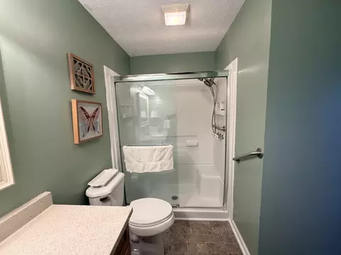 Bath - 2115 Mockingbird Ln #A, Springfield, TN 37172 photo 2 of 2