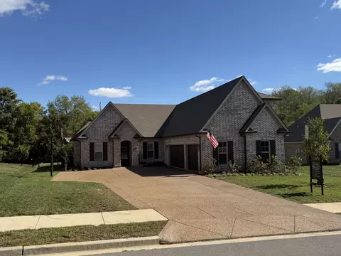 968 Luxborough Dr, Hendersonville, TN 37075