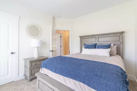 Bedroom - 2094 Beverly Ct, Springfield, TN 37172 photo 4 of 5