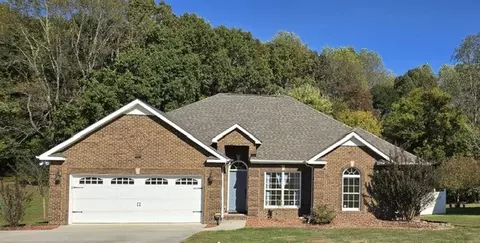 29 Rebecca Ln E, Estill Springs, TN 37330