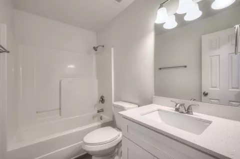 Bath - 1824 Devon Dr, Spring Hill, TN 37174 photo 1 of 1