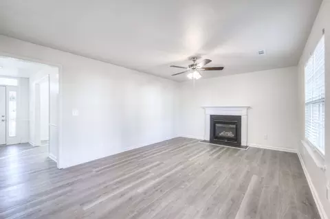 Living - 1824 Devon Dr, Spring Hill, TN 37174 photo 2 of 10
