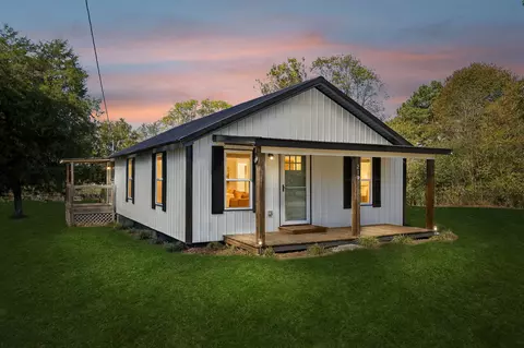 210 S Maple Ave, Ethridge, TN 38456