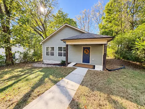 1008 Swift Dr, Clarksville, TN 37040