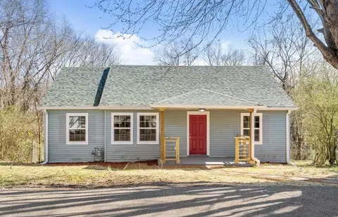 1005 Kendrick St, Clarksville, TN 37043