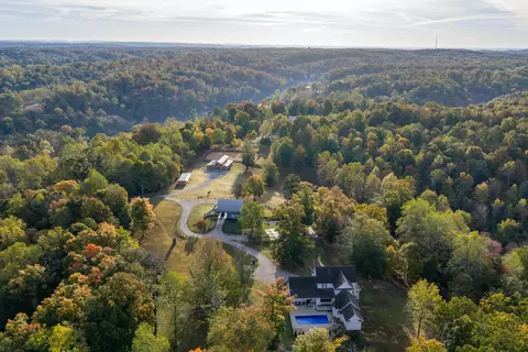 4325 Cave Springs Rd, Columbia, TN 38401