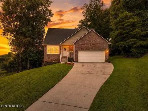 1004 Sugar Creek Ln, Knoxville, TN 37920