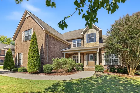 Exterior - 1002 Glessner Dr, Spring Hill, TN 37174 photo 4 of 11