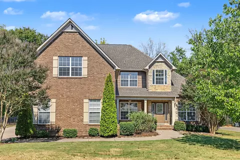 Exterior - 1002 Glessner Dr, Spring Hill, TN 37174 photo 3 of 11