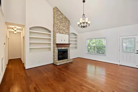 Living - 1002 Glessner Dr, Spring Hill, TN 37174 photo 6 of 9