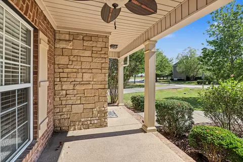Exterior - 1002 Glessner Dr, Spring Hill, TN 37174 photo 6 of 11