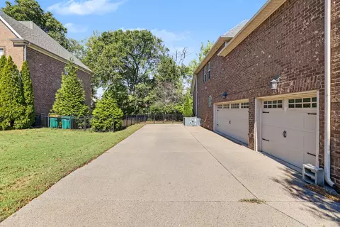 Exterior - 1002 Glessner Dr, Spring Hill, TN 37174 photo 11 of 11