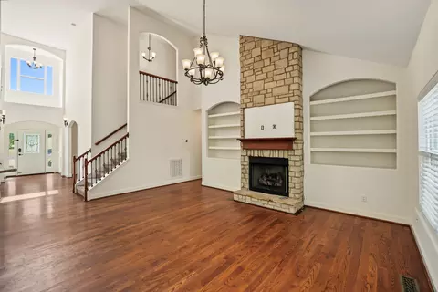 Living - 1002 Glessner Dr, Spring Hill, TN 37174 photo 4 of 9
