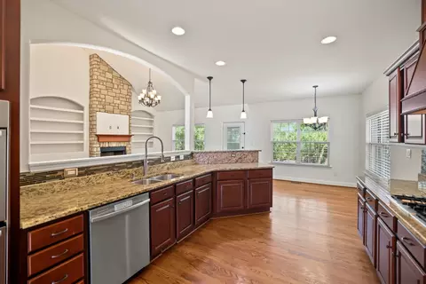 Kitchen - 1002 Glessner Dr, Spring Hill, TN 37174 photo 5 of 7