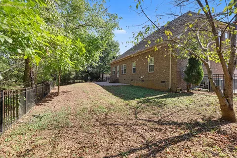Exterior - 1002 Glessner Dr, Spring Hill, TN 37174 photo 9 of 11