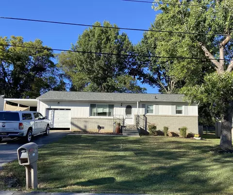 217 Chestnut Dr, Shelbyville, TN 37160