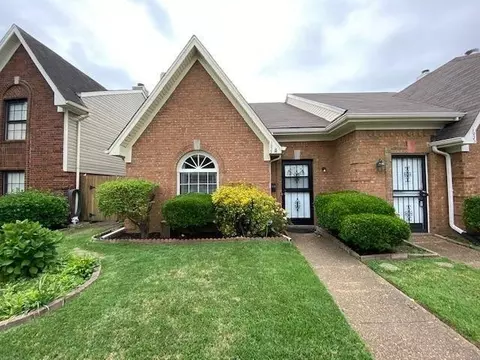 1633 Smokehouse Dr, Cordova, TN 38016