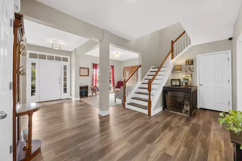 Entry Way - 1021 Queens Pl, Spring Hill, TN 37174 photo 5 of 10