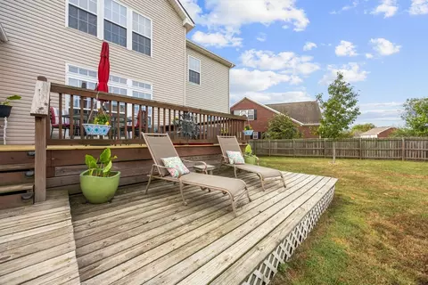 Exterior - 1021 Queens Pl, Spring Hill, TN 37174 photo 14 of 19