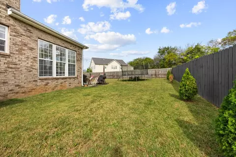 Exterior - 1021 Queens Pl, Spring Hill, TN 37174 photo 15 of 19