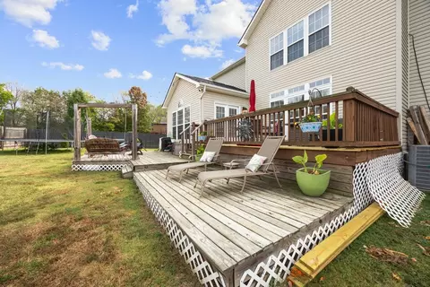 Exterior - 1021 Queens Pl, Spring Hill, TN 37174 photo 13 of 19