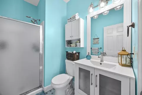 Bath - 1021 Queens Pl, Spring Hill, TN 37174 photo 9 of 9
