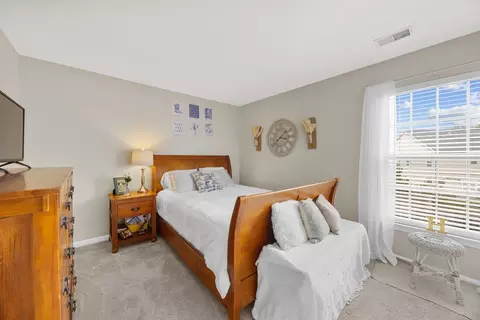 Bedroom - 1021 Queens Pl, Spring Hill, TN 37174 photo 3 of 5