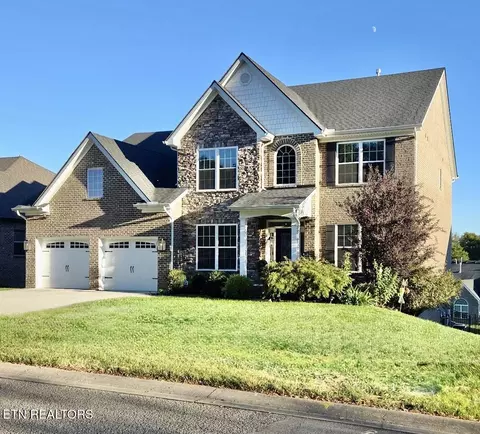 1027 Prince George Parish Dr, Knoxville, TN 37934