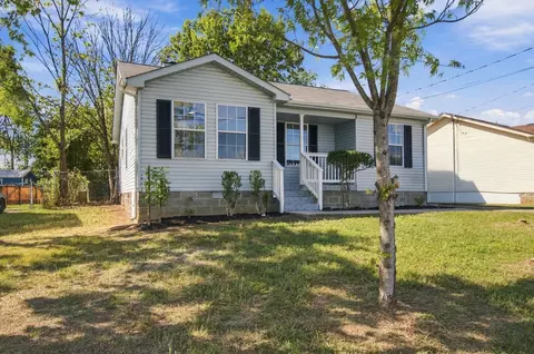 105 Natchez Ct S, La Vergne, TN 37086