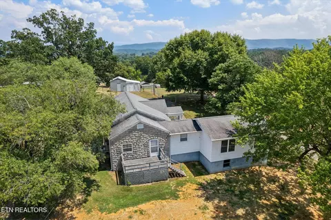 810 Ridge Rd, Maryville, TN 37803