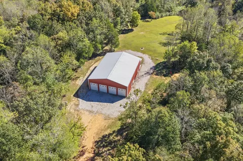 135 Regina Ln, Hohenwald, TN 38462