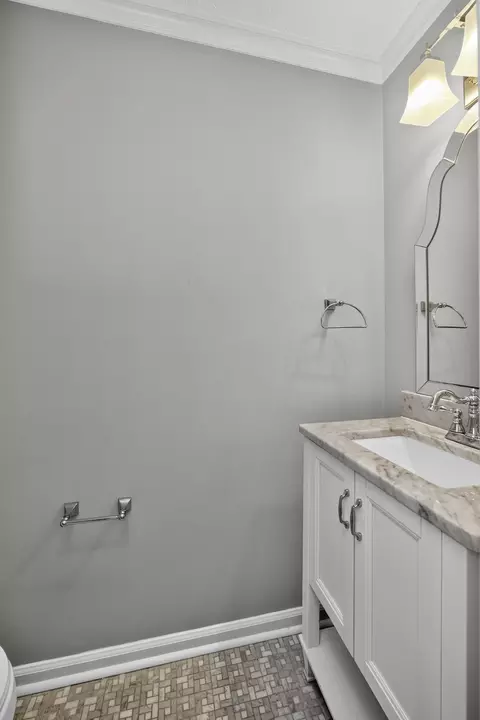 Bath - 2407 Riverstone Dr, Murfreesboro, TN 37128 photo 2 of 2