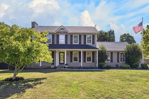 Exterior - 2407 Riverstone Dr, Murfreesboro, TN 37128 photo 2 of 5