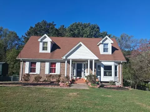 1024 Foxmoor Dr, Clarksville, TN 37042