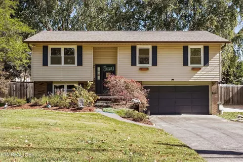 1720 Campfire Dr, Knoxville, TN 37931