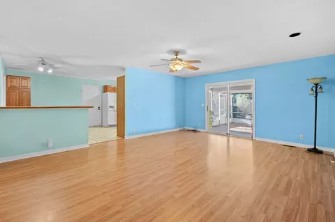 Living - 511 Crocus Ct, Murfreesboro, TN 37128 photo 3 of 3
