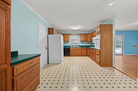 Kitchen - 511 Crocus Ct, Murfreesboro, TN 37128 photo 3 of 3