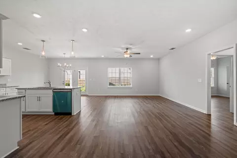 Living - 26 Mimosa Dr, Decherd, TN 37324 photo 1 of 6