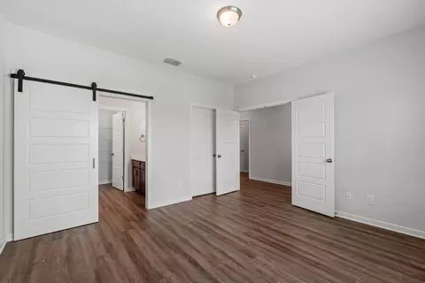 Entry Way - 26 Mimosa Dr, Decherd, TN 37324 photo 4 of 14