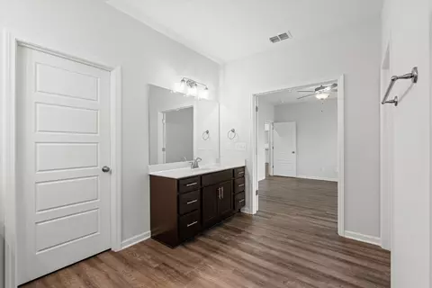 Entry Way - 26 Mimosa Dr, Decherd, TN 37324 photo 10 of 14
