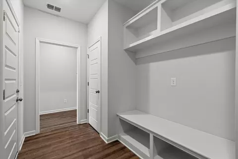 Entry Way - 26 Mimosa Dr, Decherd, TN 37324 photo 6 of 14